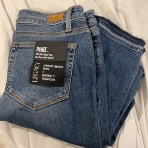 𝗡𝗪𝗧 Paige Denim Skyline Ankle Peg Jeans Size 28